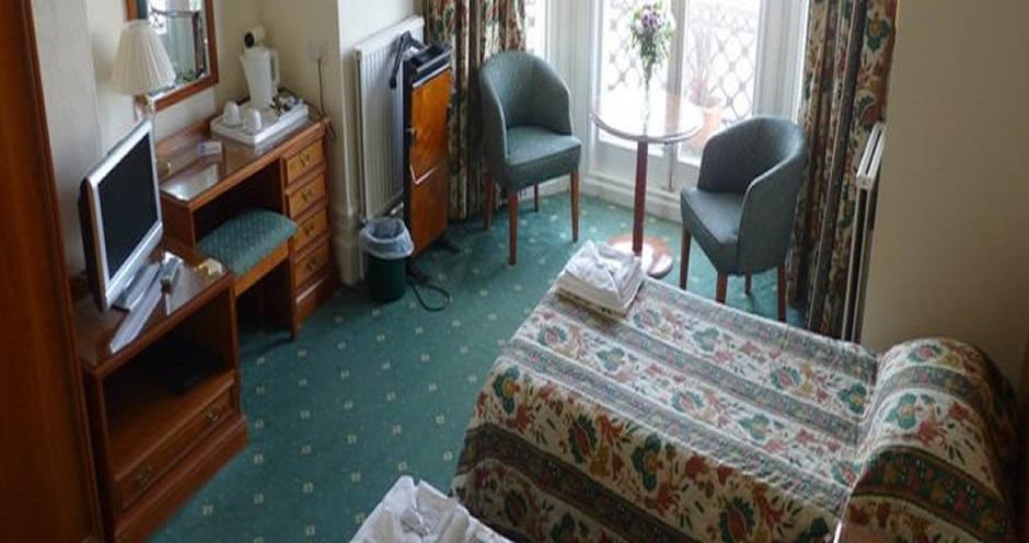 Courtlands Hotel AEGON International Esterno foto